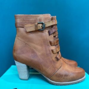 Leather booties, never worn